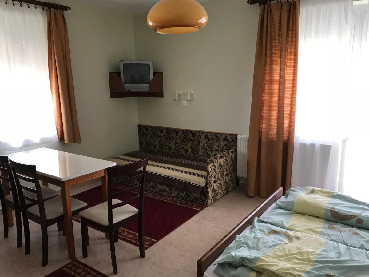 Izabella Panzio Bed and Breakfast Hajdúszoboszló Εξωτερικό φωτογραφία