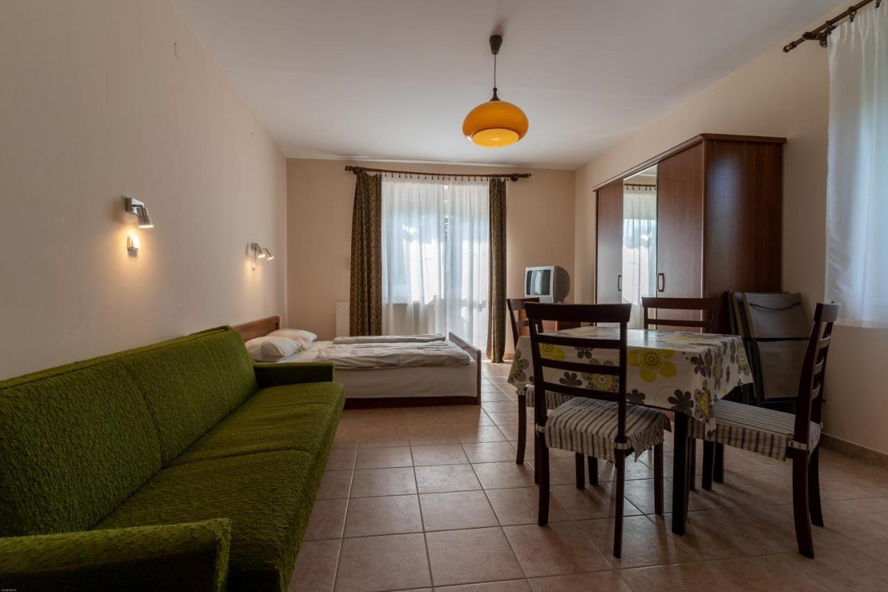 Izabella Panzio Bed and Breakfast Hajdúszoboszló Εξωτερικό φωτογραφία
