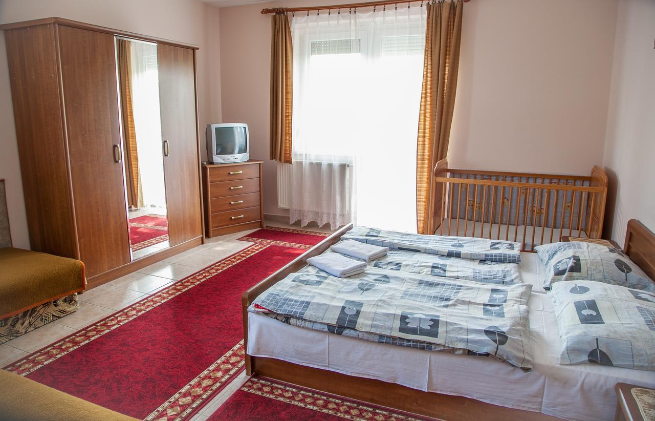 Izabella Panzio Bed and Breakfast Hajdúszoboszló Εξωτερικό φωτογραφία